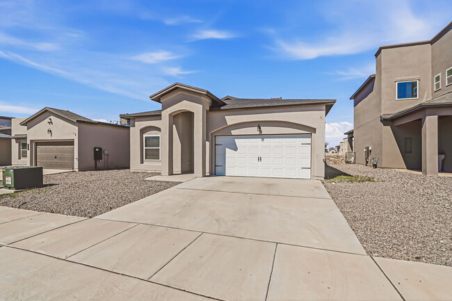 Building Photo - 941 Gulf Streams Ave