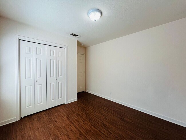 Building Photo - Cozy 2 bedroom 2bath Retreat near Randolph AFB, IH-35, Loop 1604, BAMC, and only minutes from The...