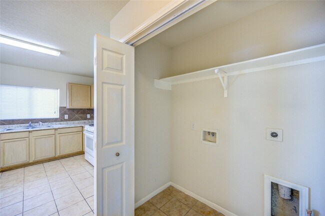 Building Photo - 19506 Lighthouse Scene Ln