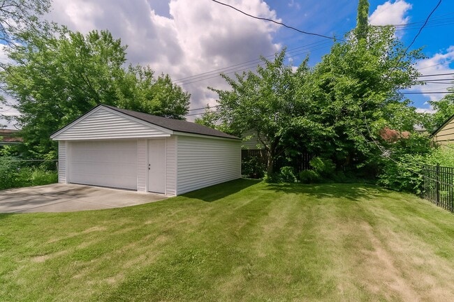 Building Photo - Stunning 4-Bedroom, 2-Bath Home with Modern Upgrades, Finished Basement & 2-Car Garage