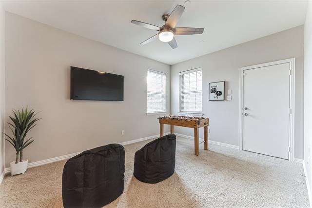 Building Photo - 7880 Oxer Dr
