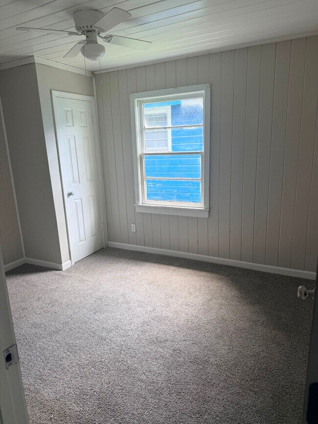 Building Photo - 466 Bayshore Duplex Unit A