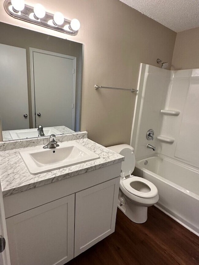 Building Photo - 2BD/2BA CONDO- THE MERIDIAN