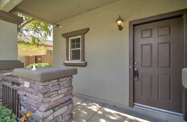 Building Photo - 15882 N 172nd Ln