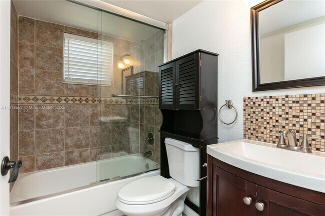 Building Photo - 717 Gardens Dr