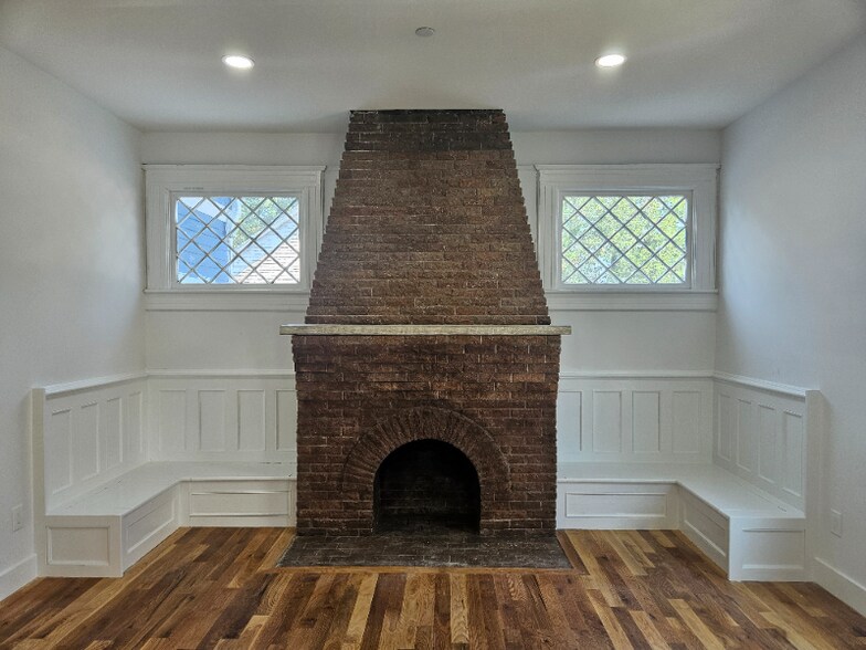 Building Photo - 90 Shrewsbury Ave