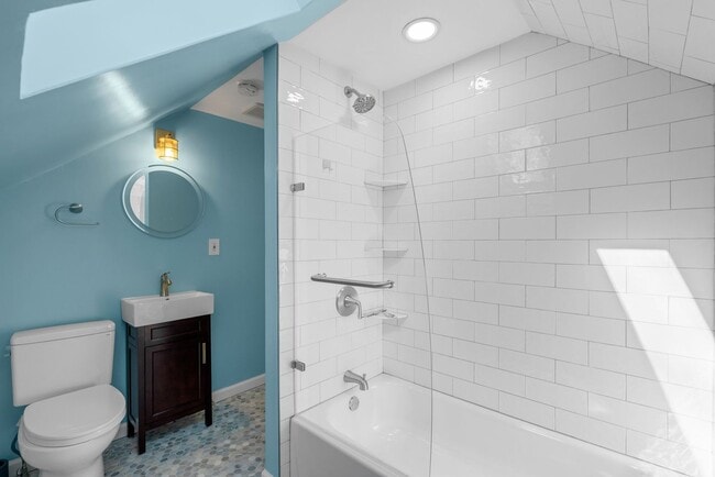 Building Photo - 4 Bed 2 Bath - Twinbrook Cape Cod - Move In Ready