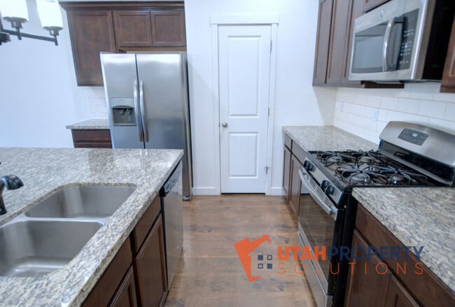 Building Photo - 5670 W Pelican Ridge Ln