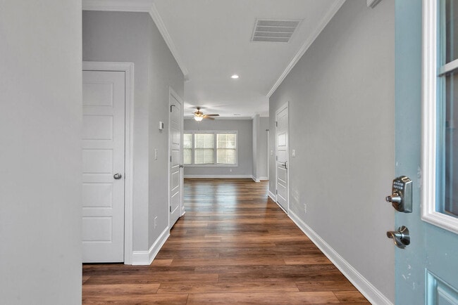 Building Photo - 707 Riva Ridge Rd