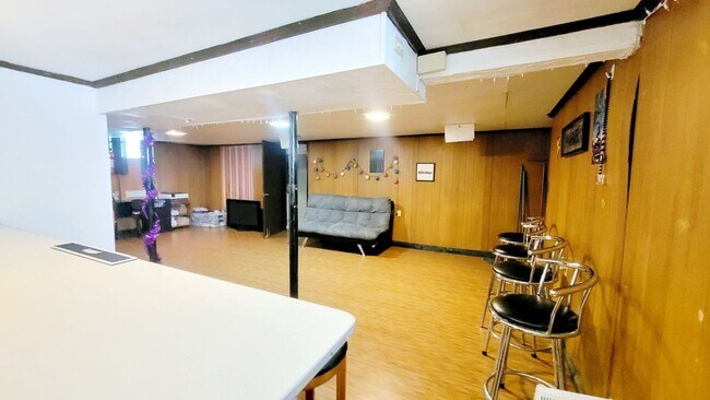 Building Photo - House - 2 Bedroom - Close to Downtown/WVU ...