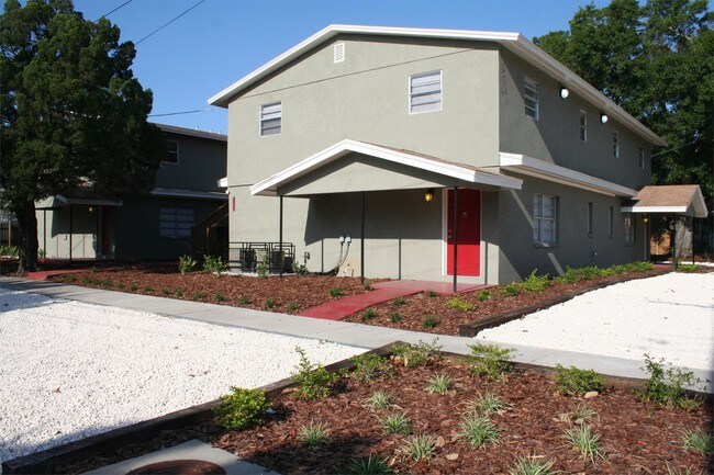 Building Photo - 1706 N Tampania Ave
