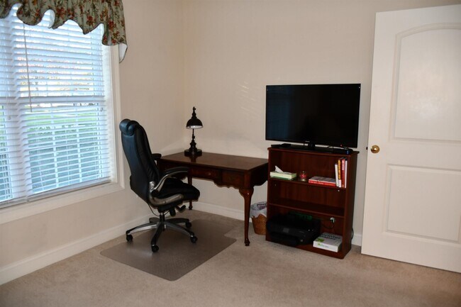 Building Photo - 80 Carriage Way