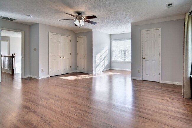 Building Photo - Updated Poquoson Home on Large Lot