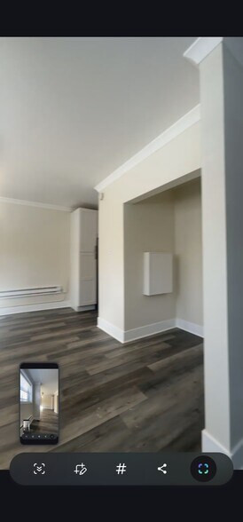 Building Photo - 3824 N Greenview Ave