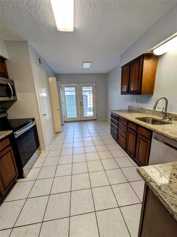 Building Photo - 10650 Steppington Dr