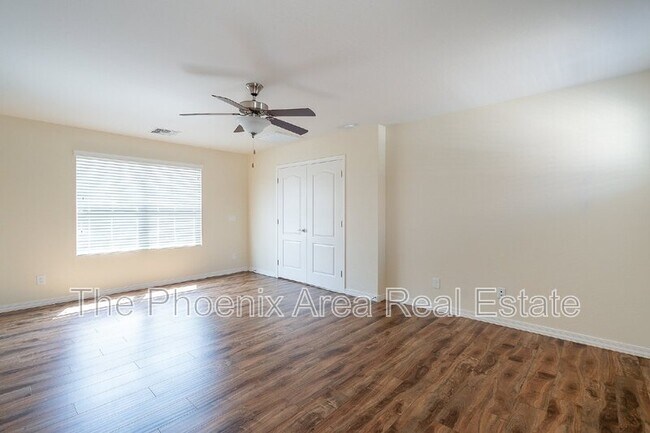 Building Photo - 1055 S Reber Ave