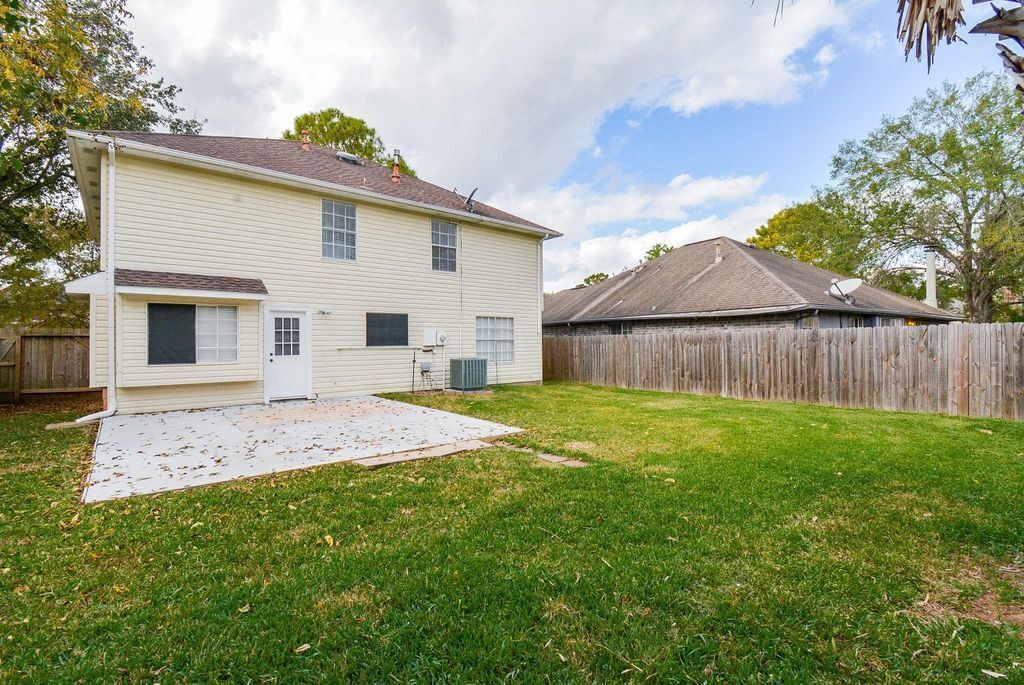 Building Photo - 17023 Blue Mist Cir