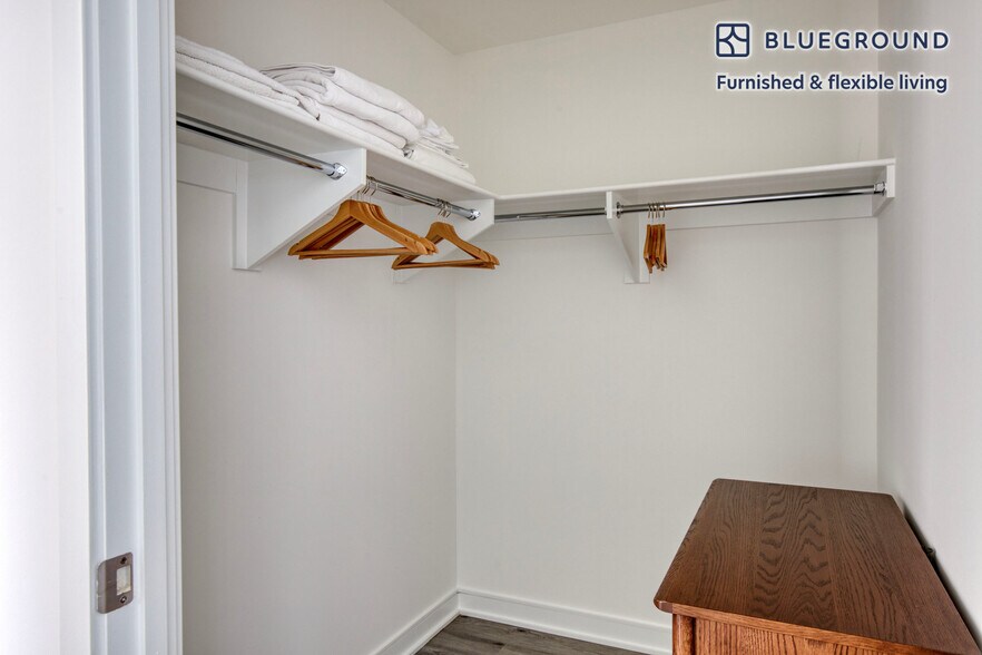 Building Photo - 949 1st St SE