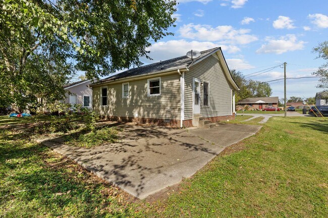 Building Photo - 133 E Street Clarksville, TN 37042