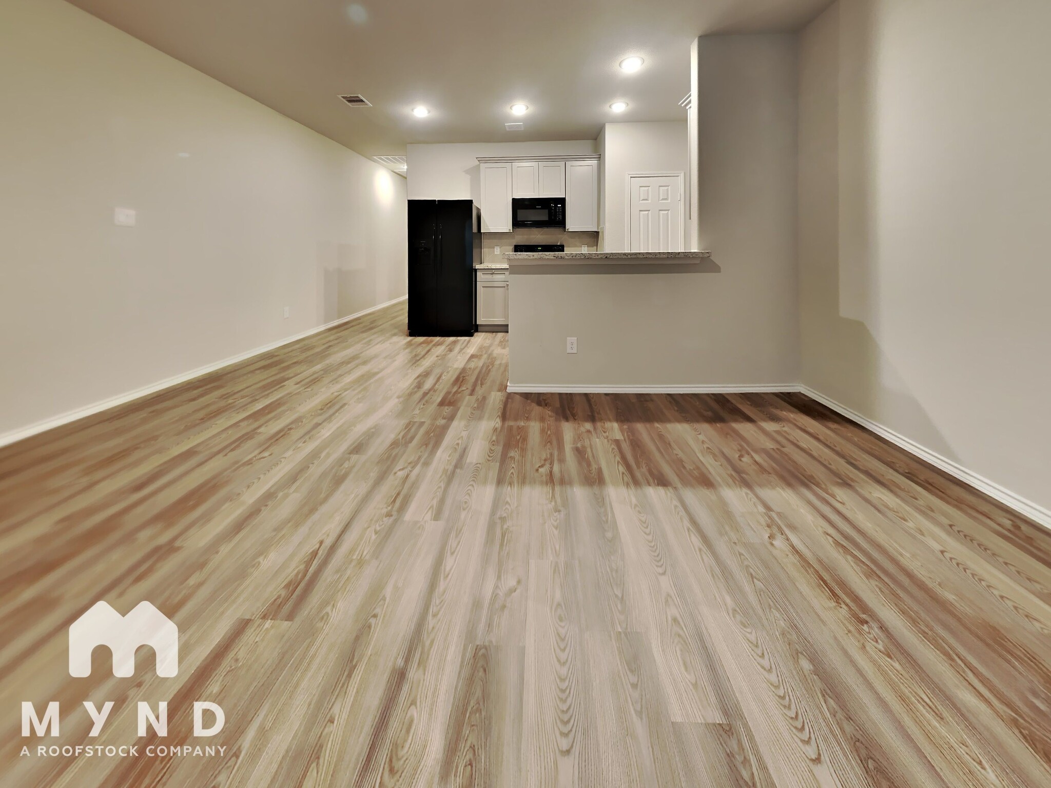 Building Photo - 413 E Avenue G