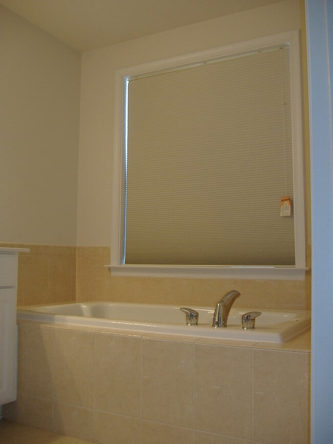 Building Photo - LOCATION * LOCATION * LOCATION