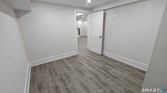 Building Photo - 42 Poe Ct
