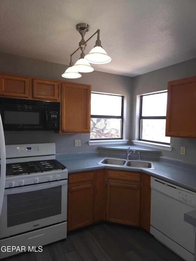 Building Photo - 4629 Loma Grande Dr