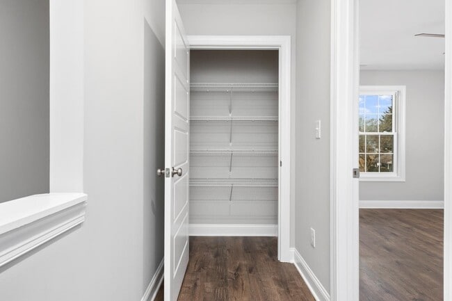 Building Photo - 1013 B St