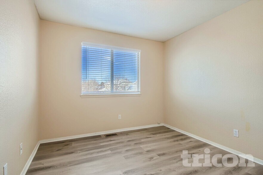 Building Photo - 12789 Elm St