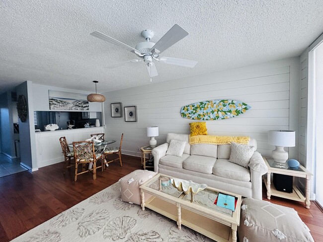 Primary Photo - 353 S US Hwy 1