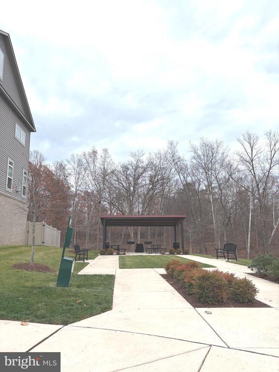 Building Photo - 5266 Ridgeview Retreat Dr