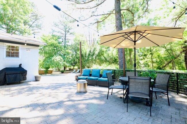 Building Photo - 4316 Brookside Dr