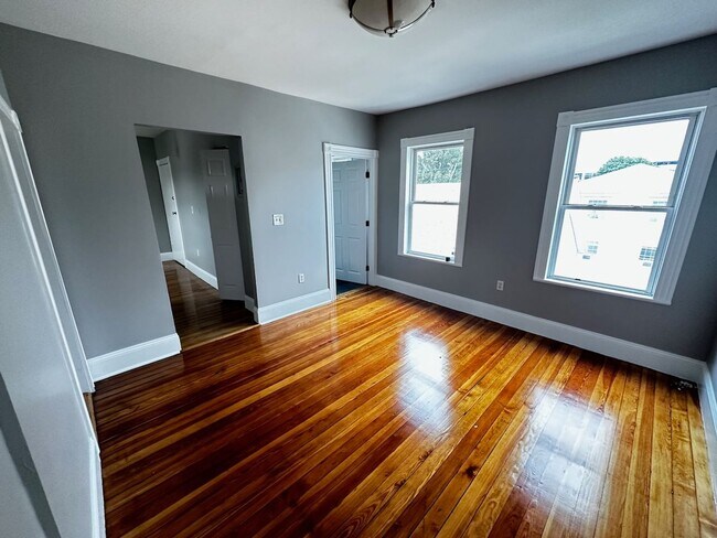 Building Photo - Available now - Only pay half broker fee -...