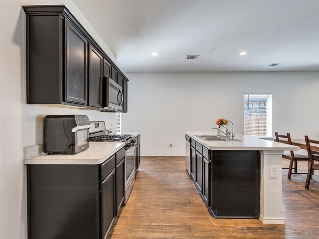 Building Photo - 14744 Hazel Br Dr