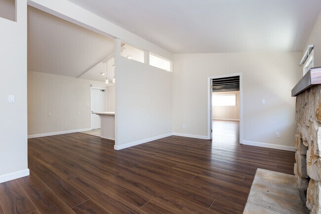 Building Photo - Newly updated Single-Story in Clairemont