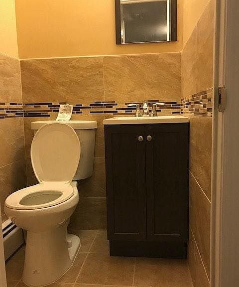 Building Photo - "Charming 3-Bedroom Oasis with 2 Full Bath...