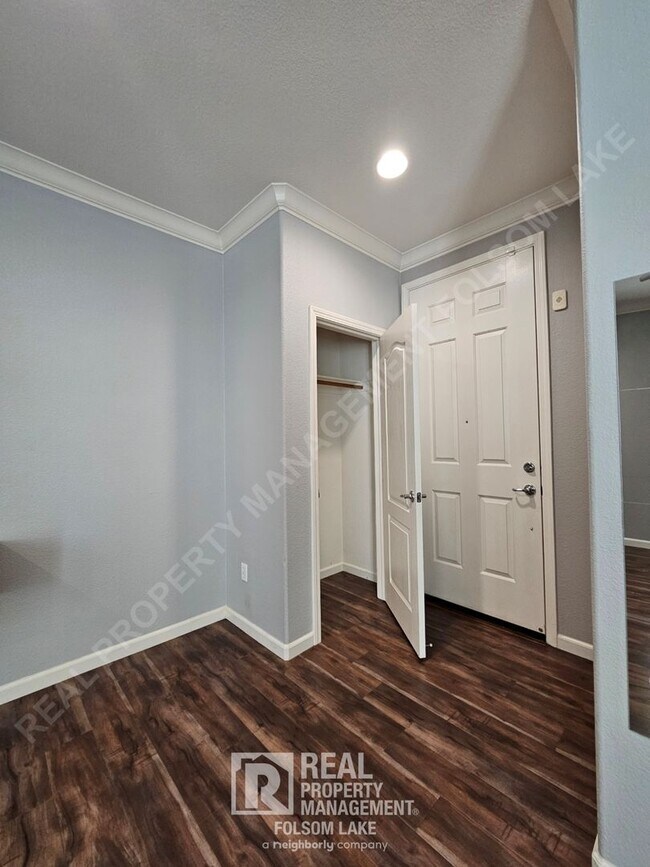 Building Photo - 3 Bed 2.5 Bath | Large Private Patio | Rivage in the Parkway