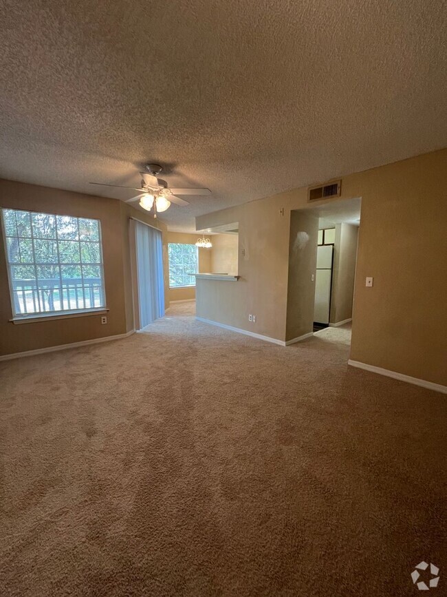 Building Photo - $500 OFF 1 BED 1 BATH CONDO IN THE HEART O...