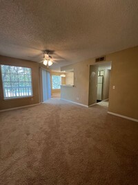 Building Photo - $500 OFF 1 BED 1 BATH CONDO IN THE HEART O...