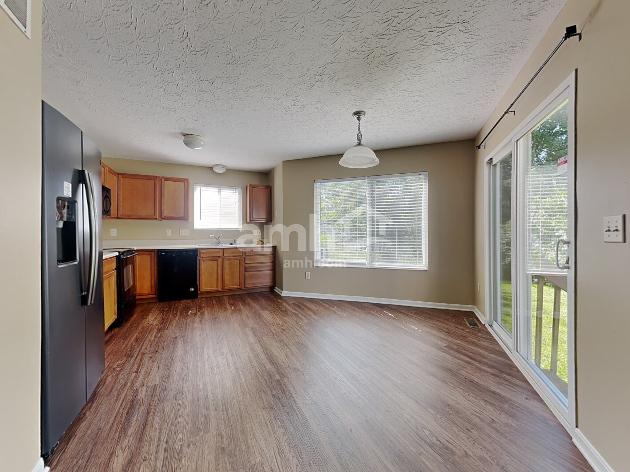 Building Photo - 5569 Windsor Ct