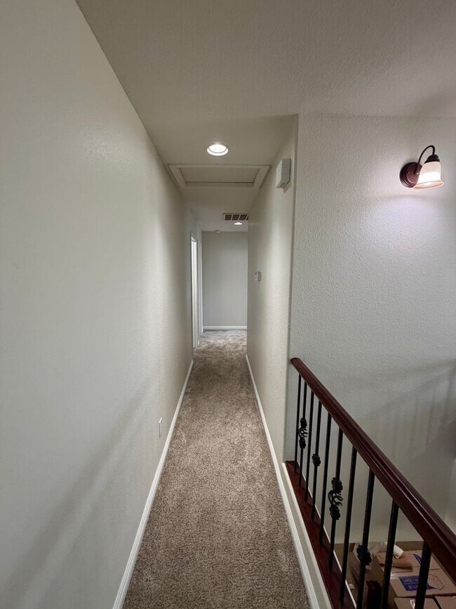 Building Photo - Spacious 6-bedroom, 2.5-bathroom home in Chandler, Welcome to the family friendly community of Su...