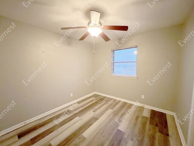 Building Photo - 7809 Bradley Dr