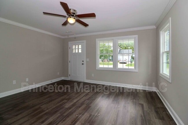 Building Photo - 3967 Newhall Dr NW