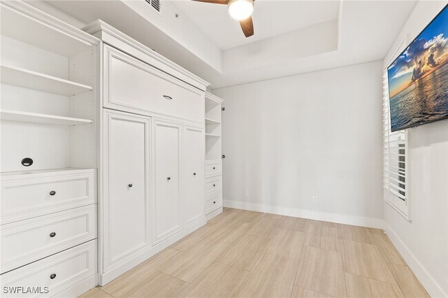 Building Photo - 25000 Cypress Hollow Ct