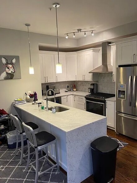 Building Photo - 761 Kenyon St NW