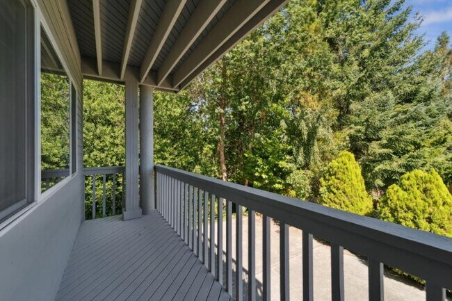 Building Photo - 3 bedroom in Lake Forest Park WA 98155
