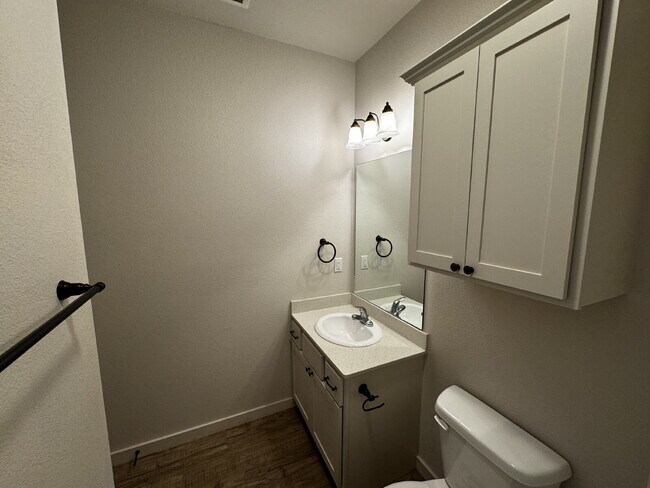 Building Photo - Beautiful Home Located Near Texas Tech Cam...