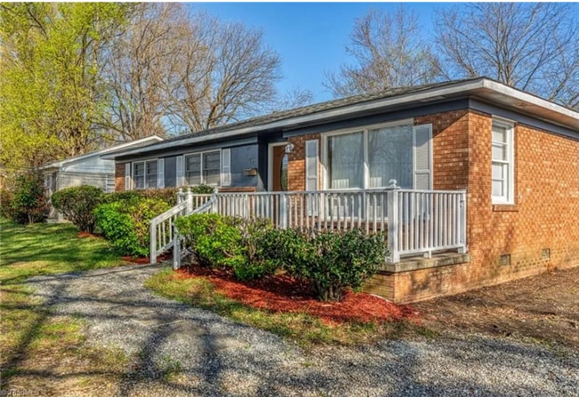 Building Photo - 2201 E Florida St