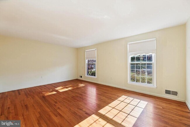 Building Photo - 8510 Browning Ct