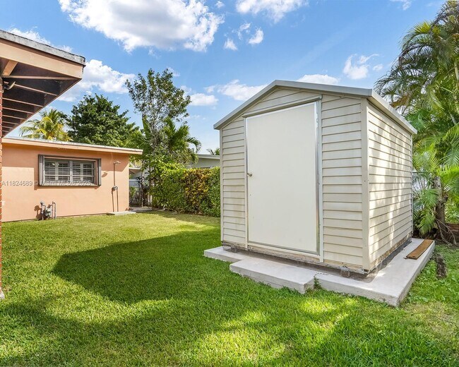 Building Photo - 9460 SW 53rd St
